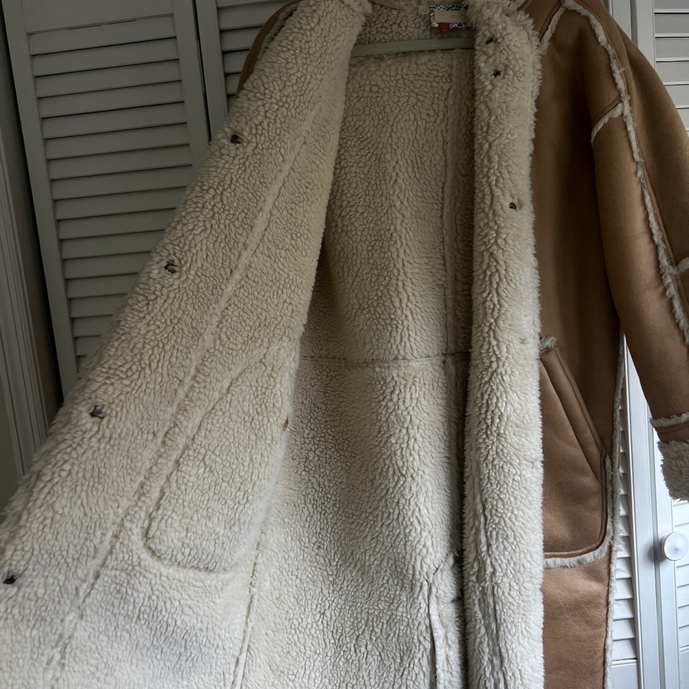 Women's Tan Shearling Coat - Picture 13 of 14